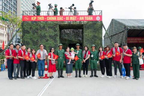 Binh Minh Viet Plastic JSC Sends Love to Soldiers Training for the Parade