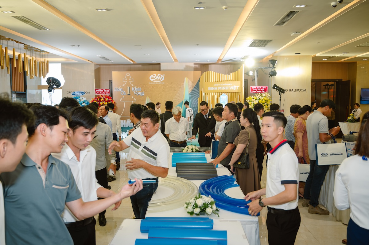 Các nhà phân phối tham gia hoạt động trải nghiệm sản phẩm